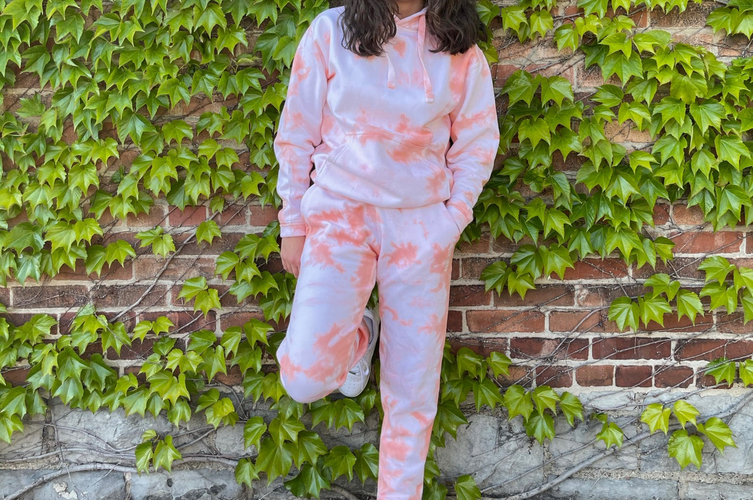 Orange tie 2025 dye sweatsuit